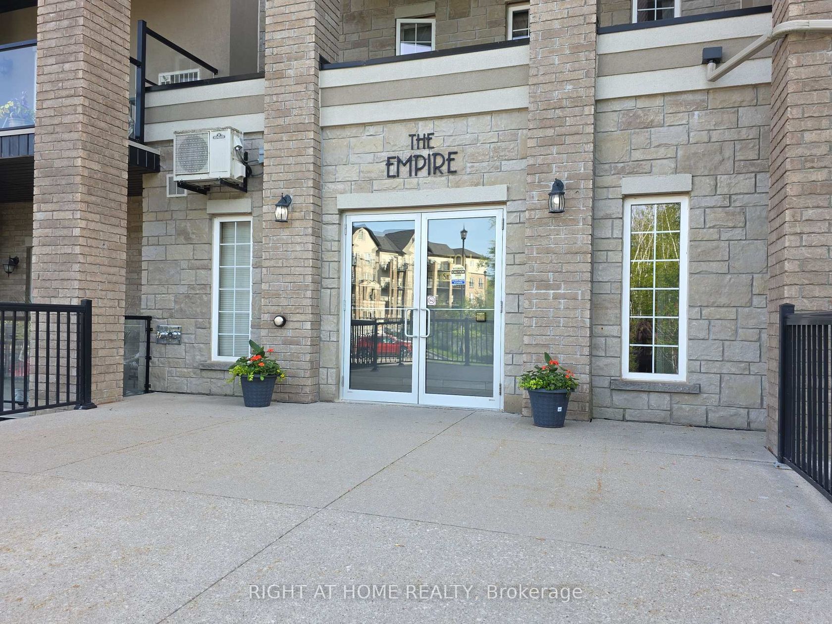 305 - 44 Ferndale Drive S, Ardagh, Barrie photo 3
