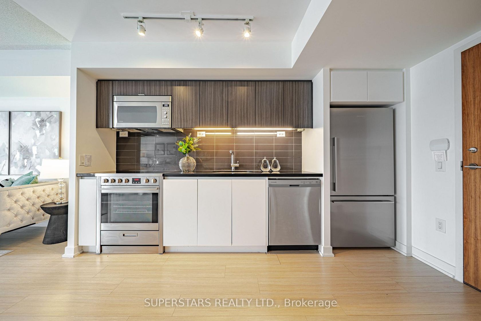 1211 - 75 Queens Wharf Road, Waterfront Communities C1, Toronto photo number 2