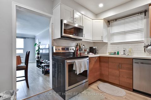 Photo 7 at 35 Fifteenth Street, New Toronto, Toronto