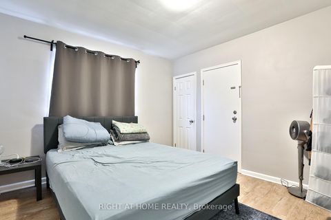 Photo 11 at 35 Fifteenth Street, New Toronto, Toronto