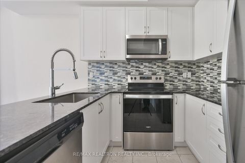 Photo 14 at 73 - 721 Lawrence Avenue W, Glen Park, Toronto
