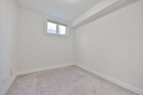 Photo 24 at 73 - 721 Lawrence Avenue W, Glen Park, Toronto