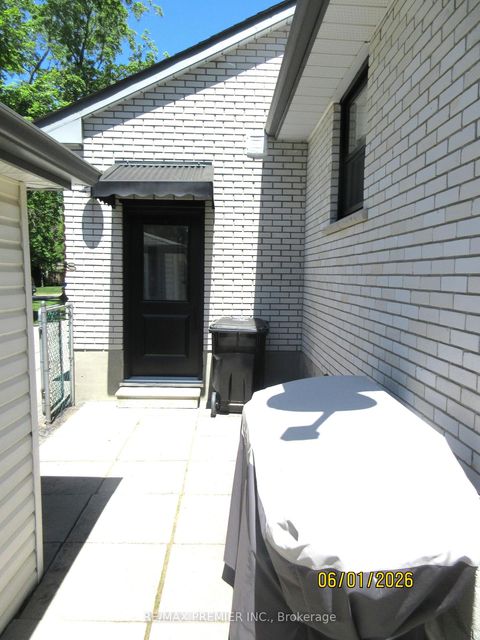 Photo 2 at 1 Victoria Street W, Cookstown, Innisfil