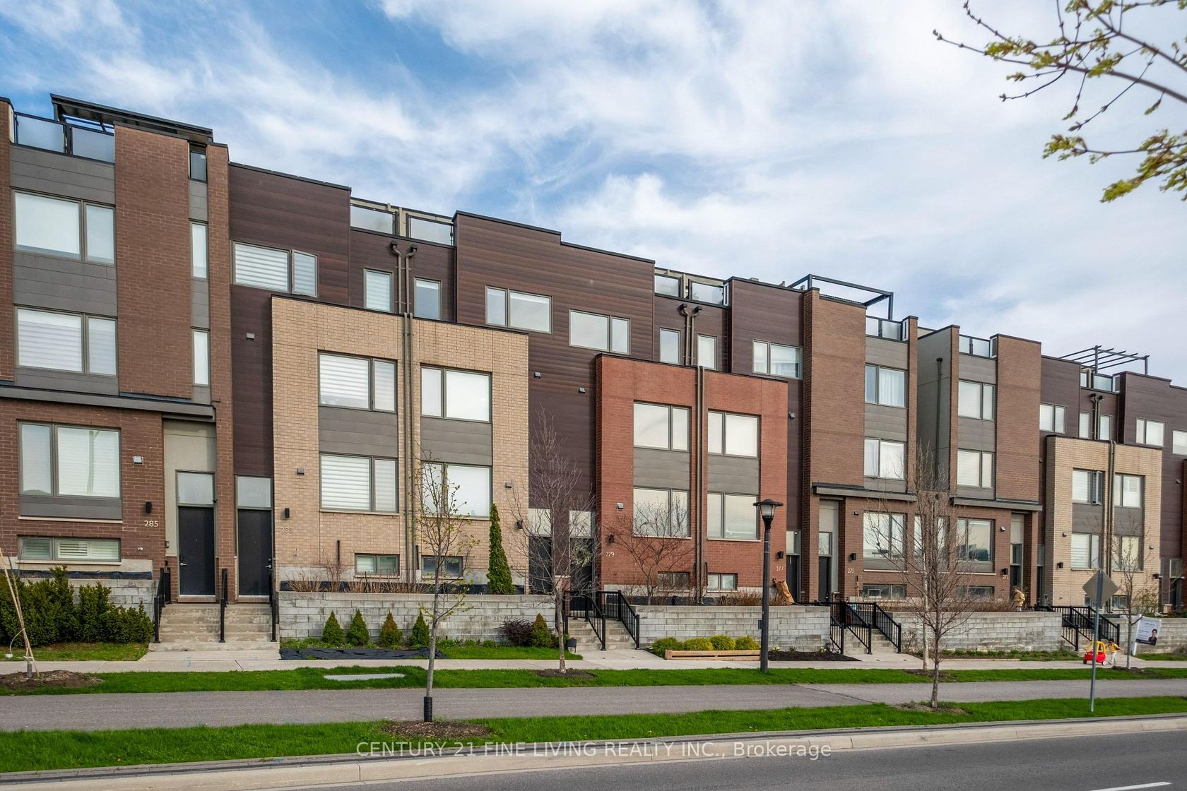 279 Downsview Park Boulevard, CFB, Toronto photo number 2