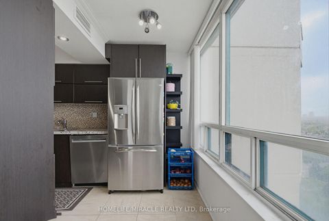 Photo 17 at PH211 - 7250 Yonge Street, Yorkhill, Vaughan