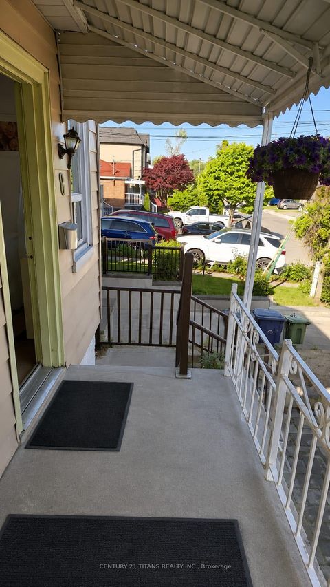 Photo 3 at 8 Mack Avenue, Birchmount, Toronto