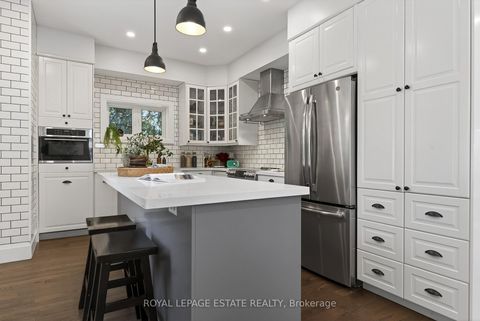 Photo 15 at 148 Scarboro Crescent, Cliffcrest, Toronto