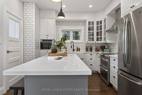 Photo 16 at 148 Scarboro Crescent, Cliffcrest, Toronto