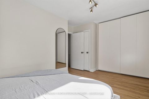 Photo 23 at 69 Skylark Road, Lambton Baby Point, Toronto