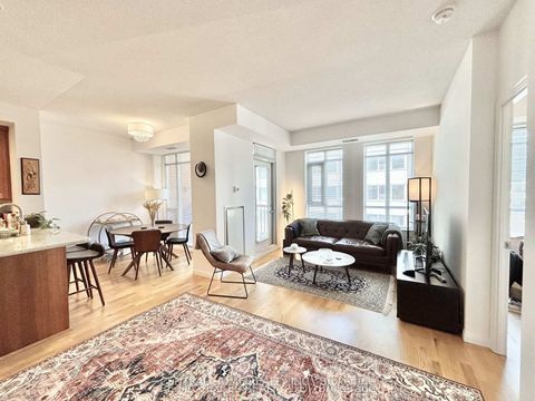Photo 1 at 426 - 900 Mount Pleasant Road, Mount Pleasant West, Toronto