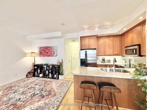 Photo 6 at 426 - 900 Mount Pleasant Road, Mount Pleasant West, Toronto