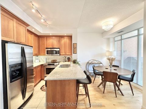 Photo 7 at 426 - 900 Mount Pleasant Road, Mount Pleasant West, Toronto