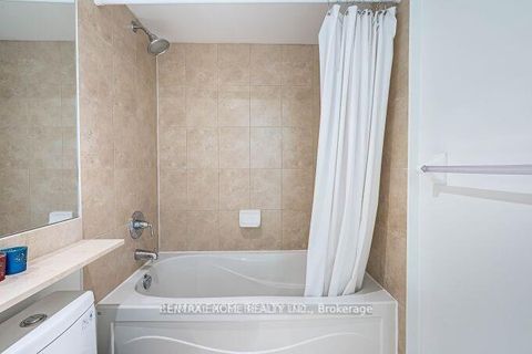 Photo 17 at 426 - 900 Mount Pleasant Road, Mount Pleasant West, Toronto