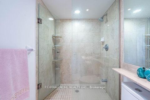Photo 19 at 426 - 900 Mount Pleasant Road, Mount Pleasant West, Toronto
