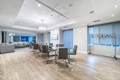 Photo 26 at 426 - 900 Mount Pleasant Road, Mount Pleasant West, Toronto