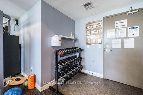 Photo 33 at 426 - 900 Mount Pleasant Road, Mount Pleasant West, Toronto