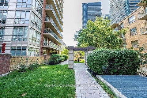 Photo 38 at 426 - 900 Mount Pleasant Road, Mount Pleasant West, Toronto