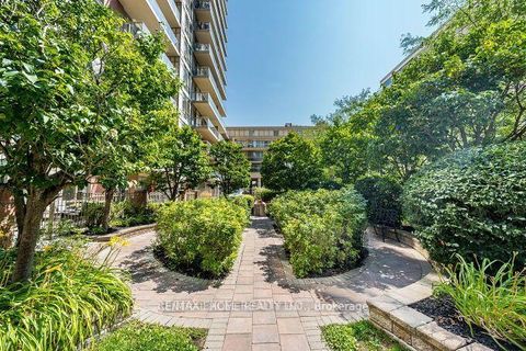 Photo 40 at 426 - 900 Mount Pleasant Road, Mount Pleasant West, Toronto