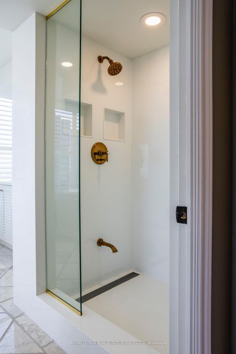 Photo 19 at 4006 - 1 Palace Pier Court, Mimico, Toronto