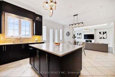 Photo 11 at 171 Woodgate Pines Drive, Kleinburg, Vaughan