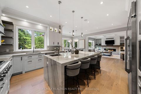Photo 9 at 14 Westglen Crescent, City Centre West, Toronto