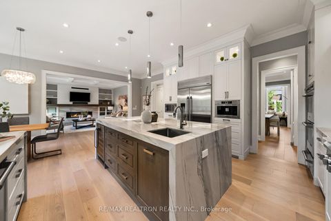 Photo 12 at 14 Westglen Crescent, City Centre West, Toronto