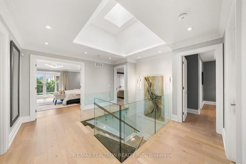Photo 19 at 14 Westglen Crescent, City Centre West, Toronto