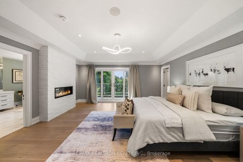 Photo 20 at 14 Westglen Crescent, City Centre West, Toronto