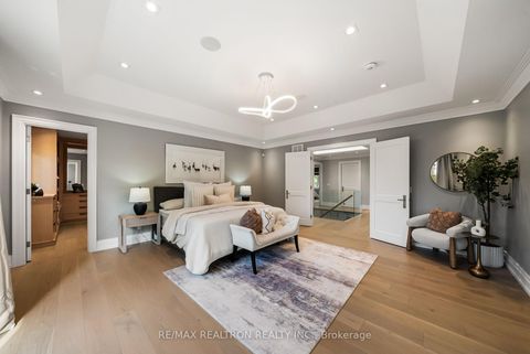 Photo 21 at 14 Westglen Crescent, City Centre West, Toronto