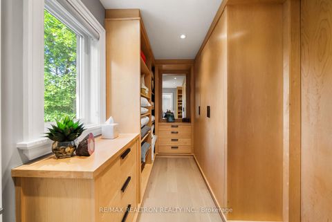 Photo 24 at 14 Westglen Crescent, City Centre West, Toronto