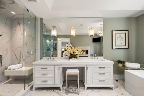 Photo 25 at 14 Westglen Crescent, City Centre West, Toronto