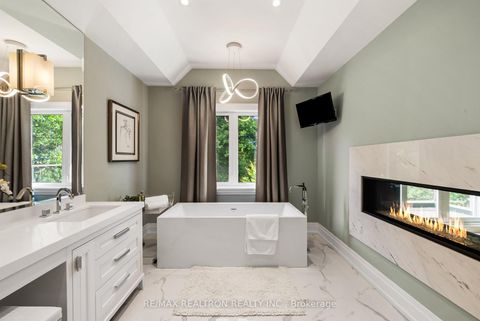 Photo 27 at 14 Westglen Crescent, City Centre West, Toronto