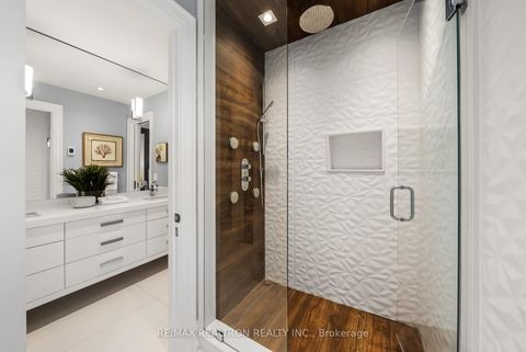 Photo 30 at 14 Westglen Crescent, City Centre West, Toronto