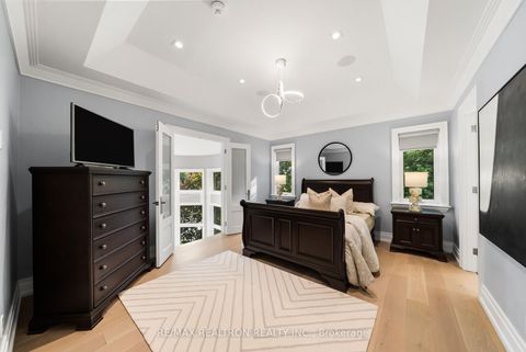 Photo 32 at 14 Westglen Crescent, City Centre West, Toronto