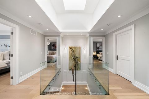 Photo 33 at 14 Westglen Crescent, City Centre West, Toronto