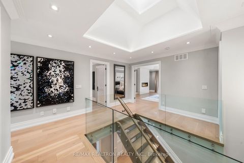 Photo 34 at 14 Westglen Crescent, City Centre West, Toronto