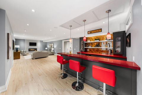 Photo 37 at 14 Westglen Crescent, City Centre West, Toronto