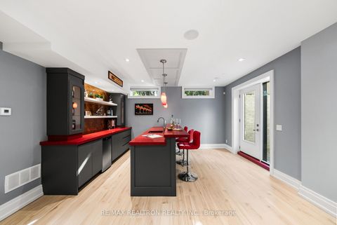 Photo 38 at 14 Westglen Crescent, City Centre West, Toronto