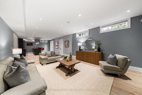 Photo 39 at 14 Westglen Crescent, City Centre West, Toronto