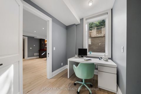 Photo 40 at 14 Westglen Crescent, City Centre West, Toronto