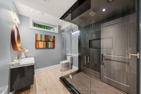 Photo 43 at 14 Westglen Crescent, City Centre West, Toronto