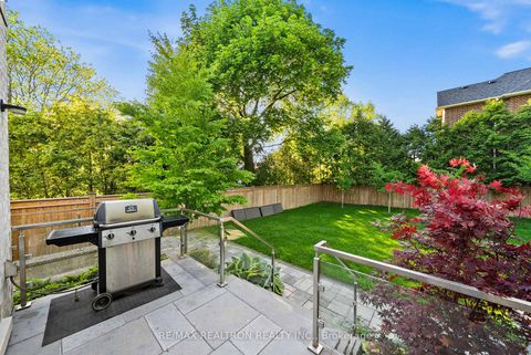 Photo 46 at 14 Westglen Crescent, City Centre West, Toronto