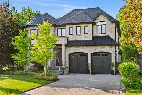 Photo 48 at 14 Westglen Crescent, City Centre West, Toronto