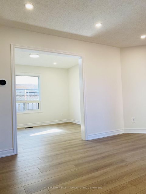 Photo 8 at 25 Quance Street, Holly, Barrie