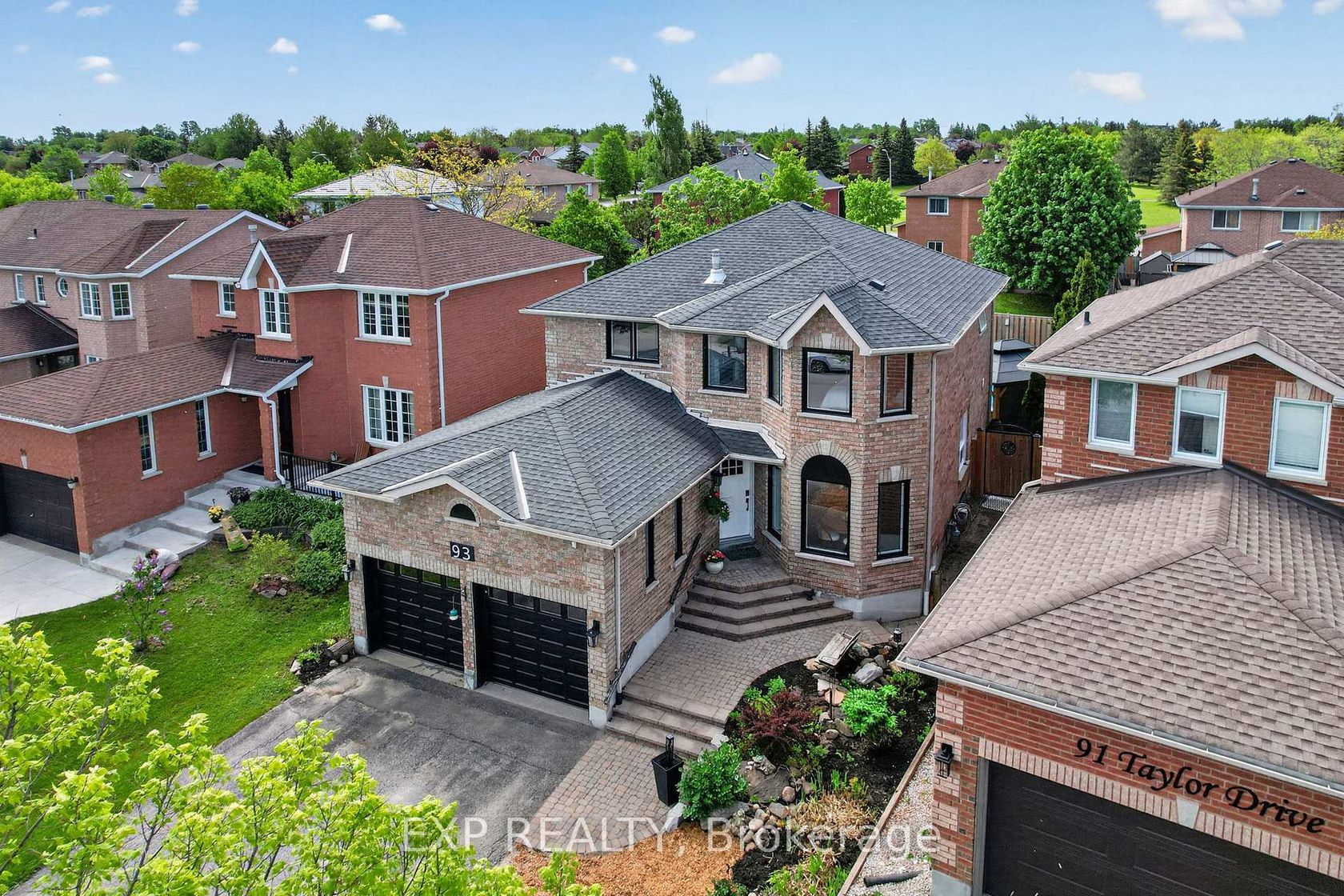 93 Taylor Drive, Bayshore, Barrie photo number 2