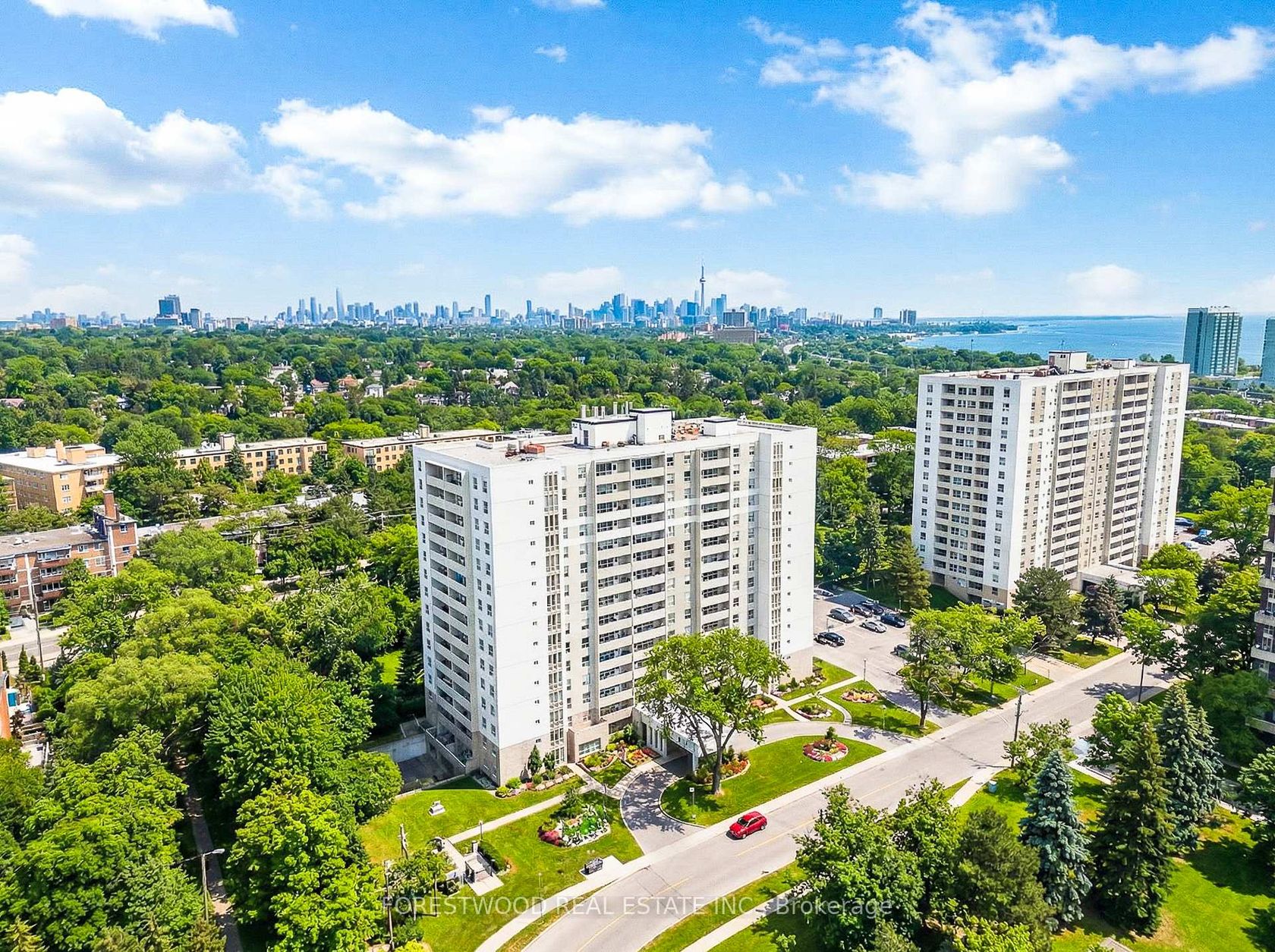 402 - 65 Southport Street, Swansea, Toronto photo number 2