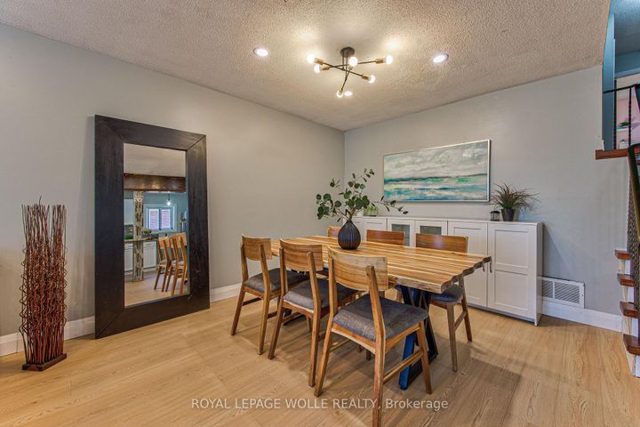 Photo 7 at 2560 Palisander Avenue, Cooksville, Mississauga