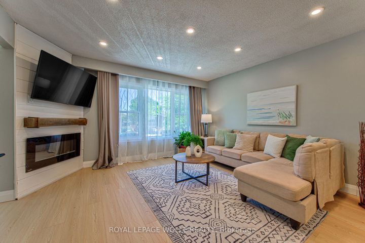 Photo 8 at 2560 Palisander Avenue, Cooksville, Mississauga