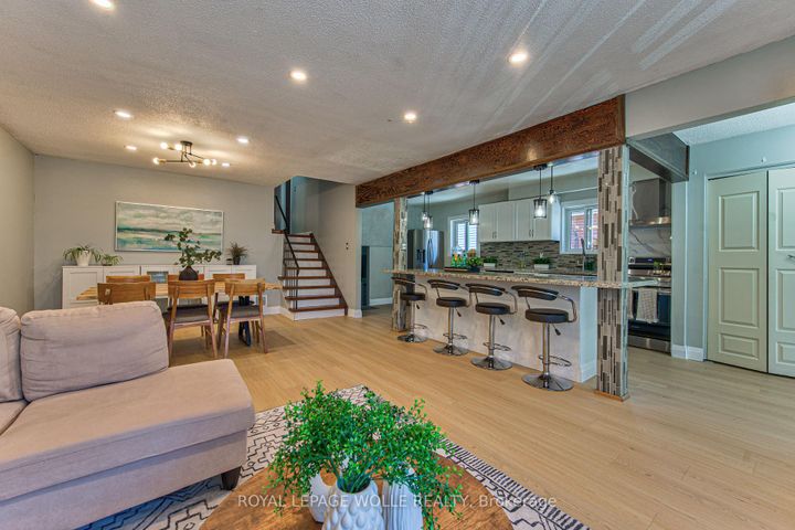 Photo 10 at 2560 Palisander Avenue, Cooksville, Mississauga