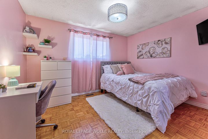 Photo 13 at 2560 Palisander Avenue, Cooksville, Mississauga